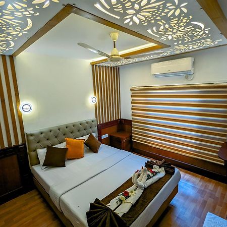 Grand Villa Houseboat Кумараком Экстерьер фото