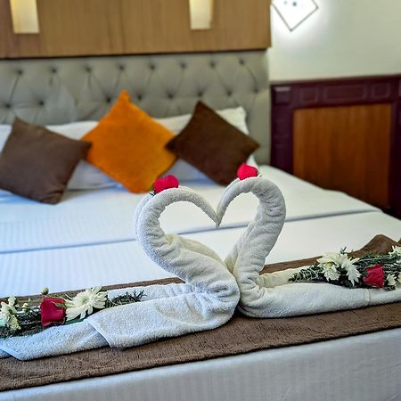 Grand Villa Houseboat Кумараком Экстерьер фото