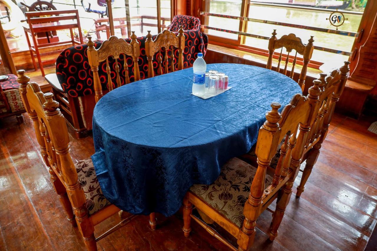 Grand Villa Houseboat Кумараком Экстерьер фото