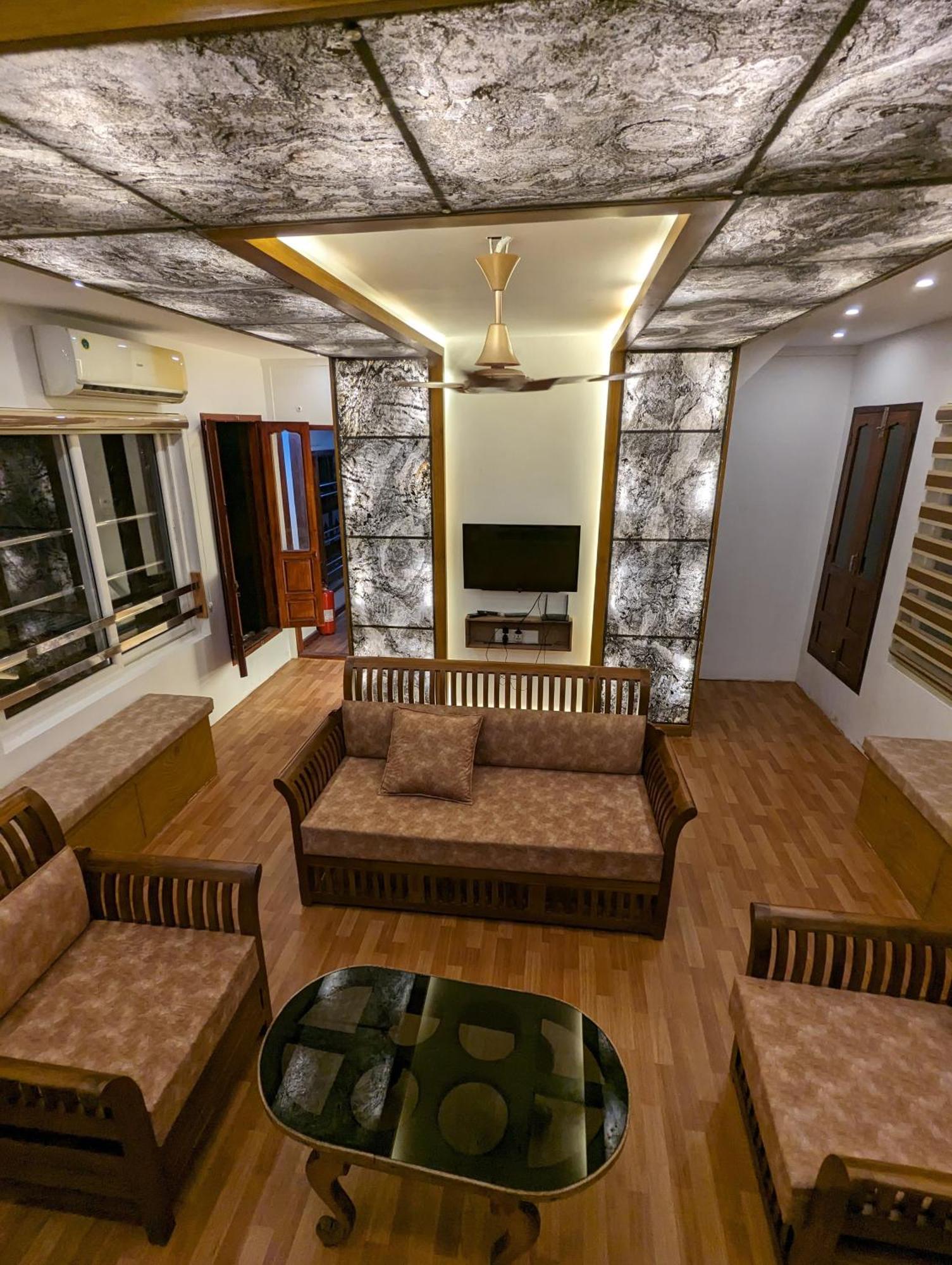 Grand Villa Houseboat Кумараком Экстерьер фото