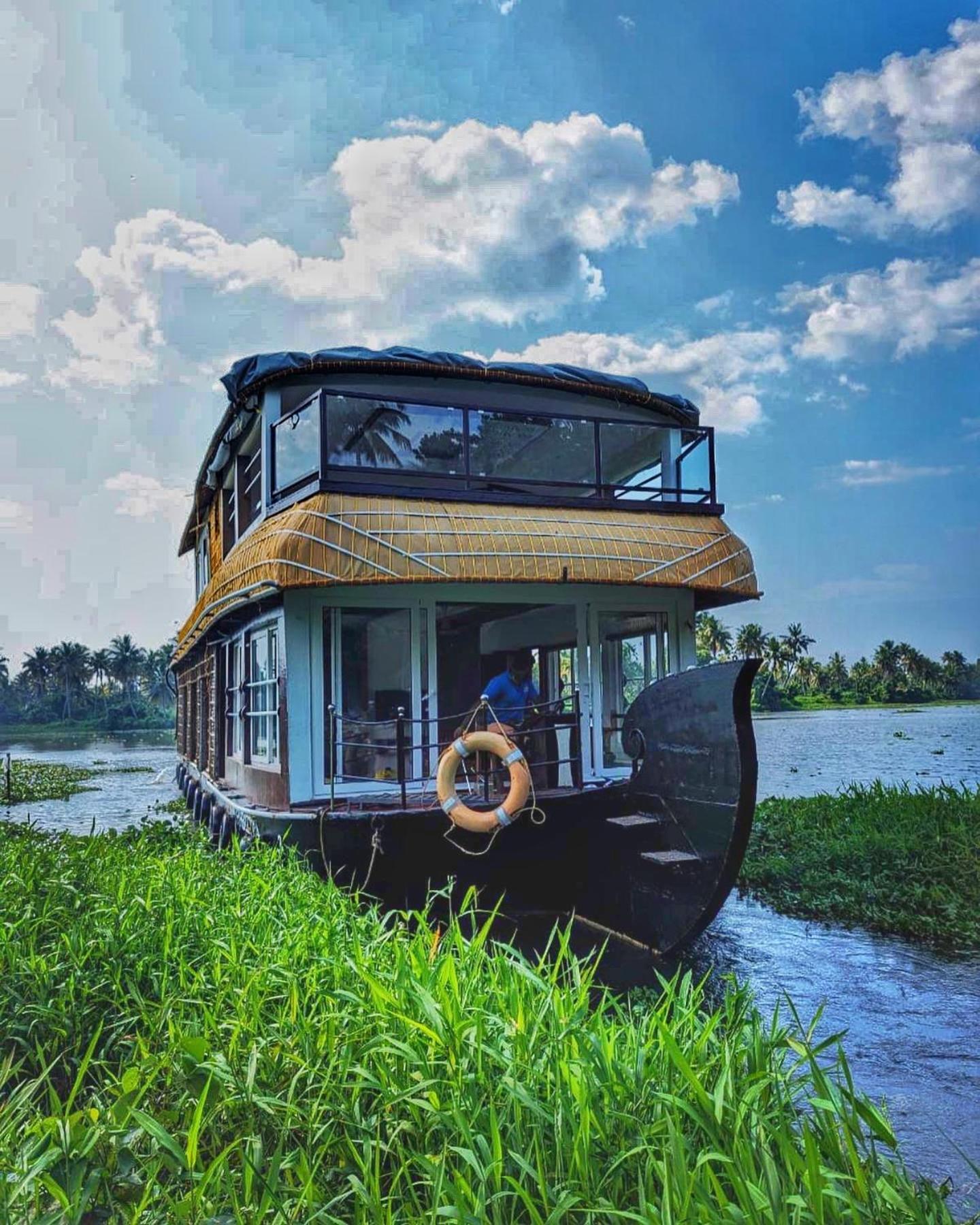Grand Villa Houseboat Кумараком Экстерьер фото