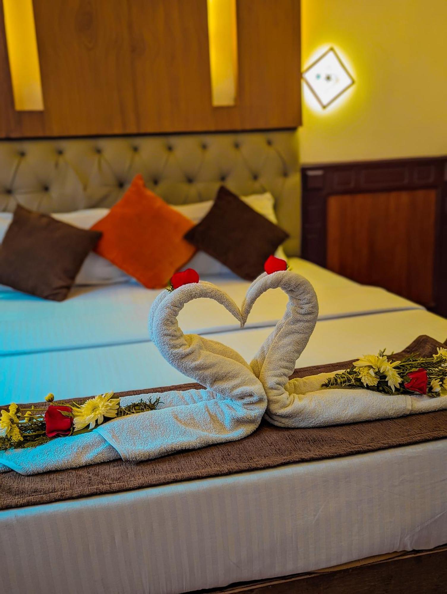 Grand Villa Houseboat Кумараком Экстерьер фото